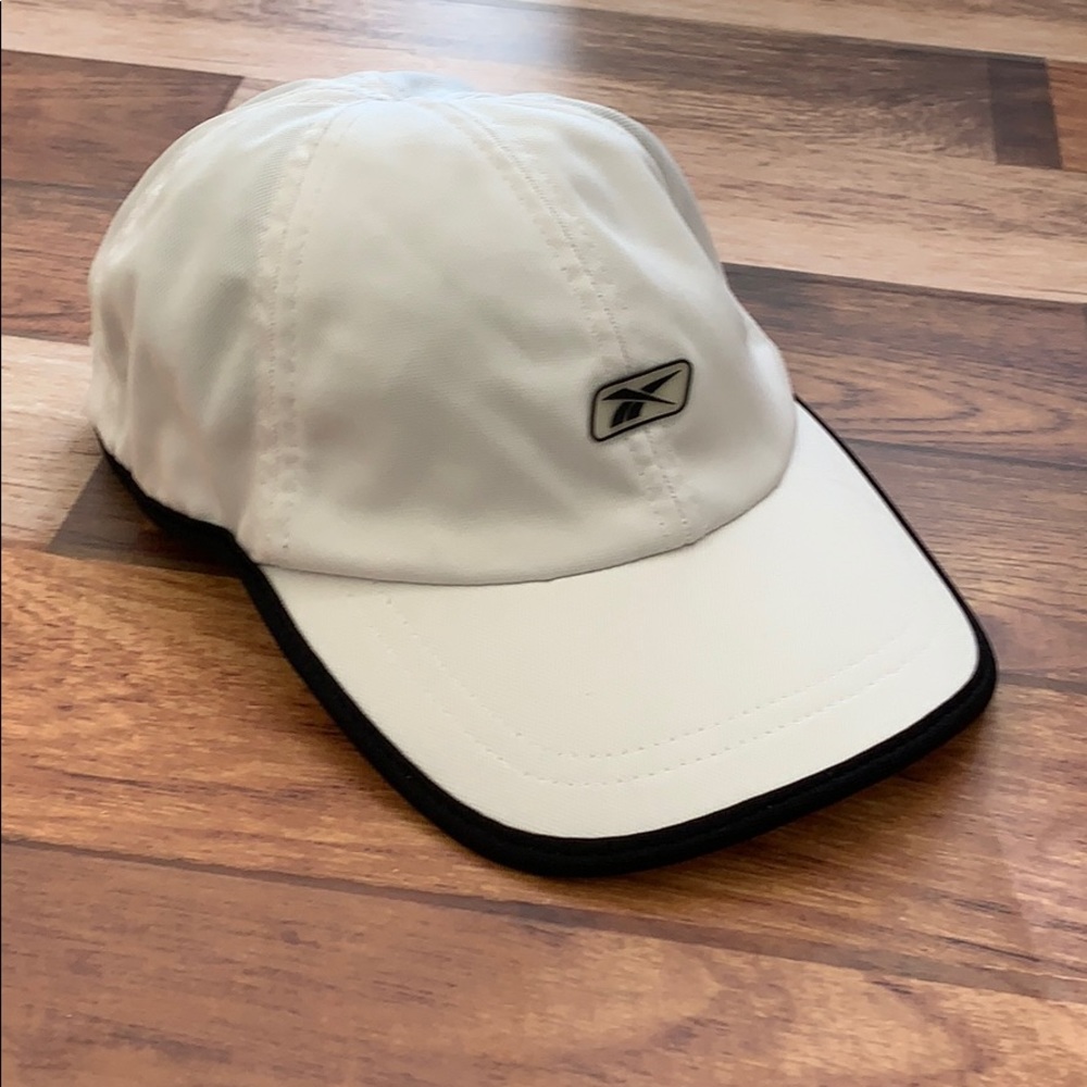 Reebok Cap - Picture 3 of 9